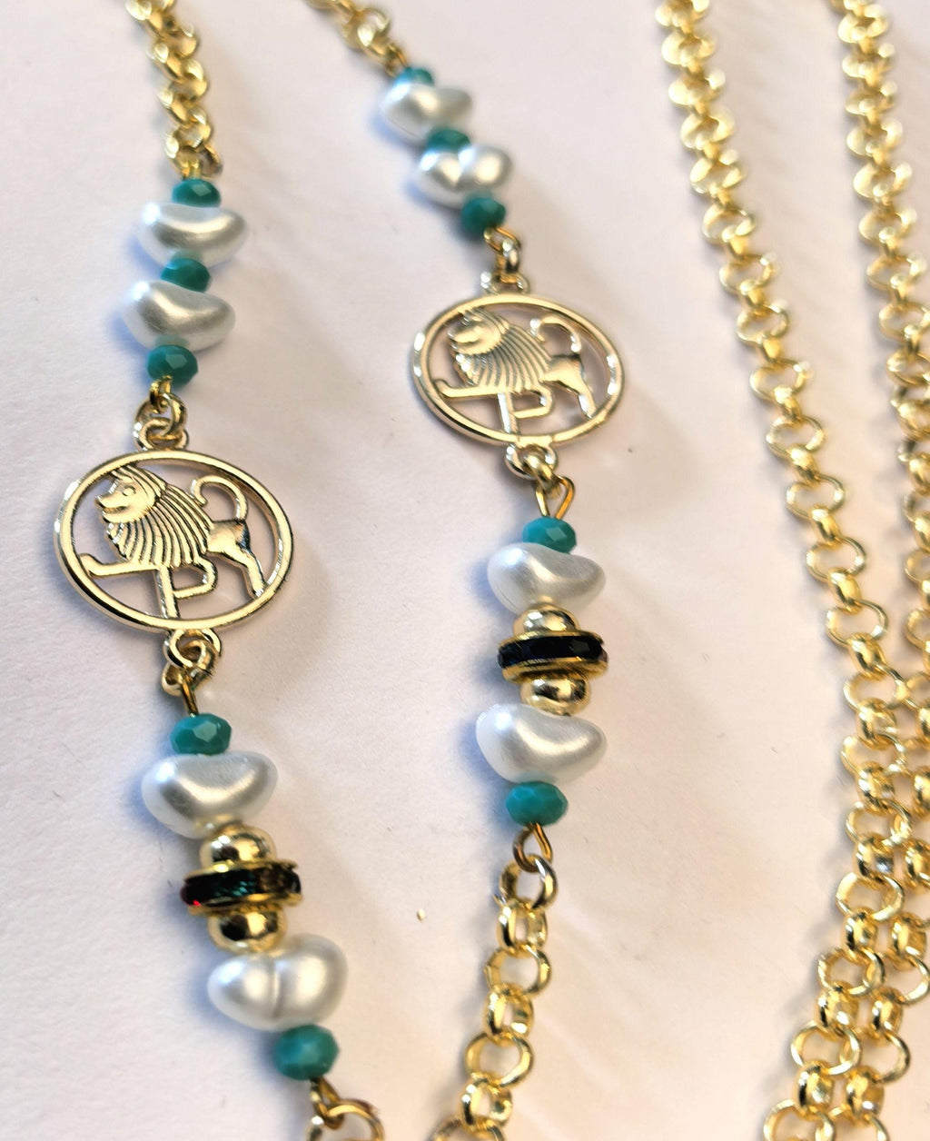 Glasses Chain – Leo Zodiac Edition with Crystal & Pearl Beads – ThinBlack® Zodiac Collection