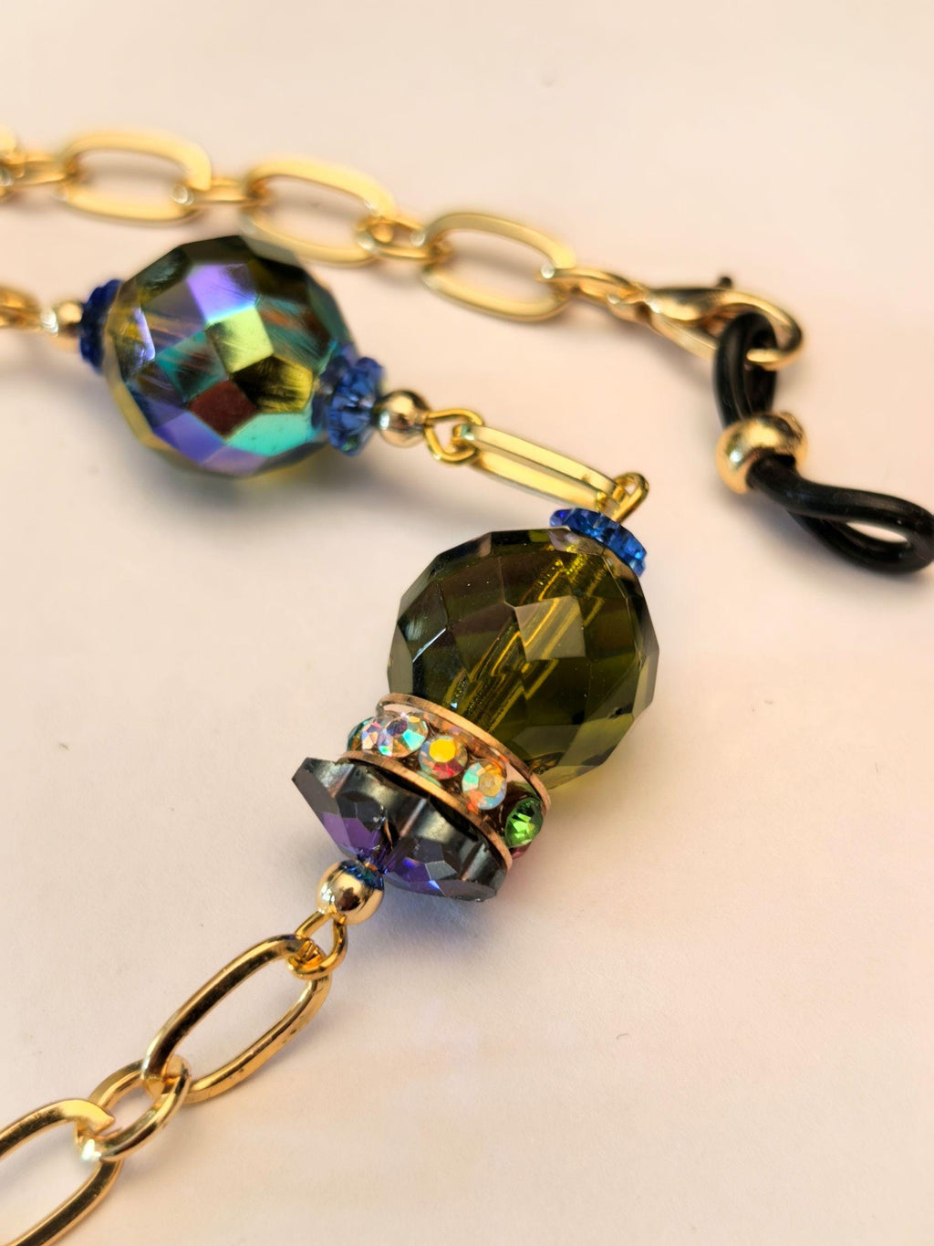Glasses Chain – Gold Plated with Real Crystal Beads – ThinBlack® Elegant Edition
