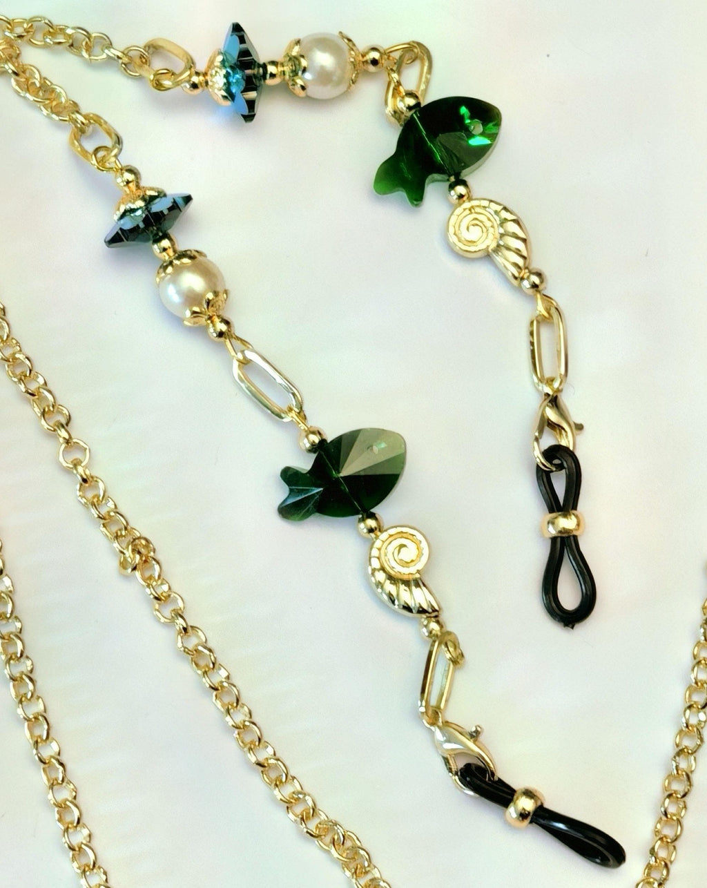 Glasses Chain – Gold Plated with Green Crystal Beads, Pearls & Fish Charm – ThinBlack® Ocean Edition