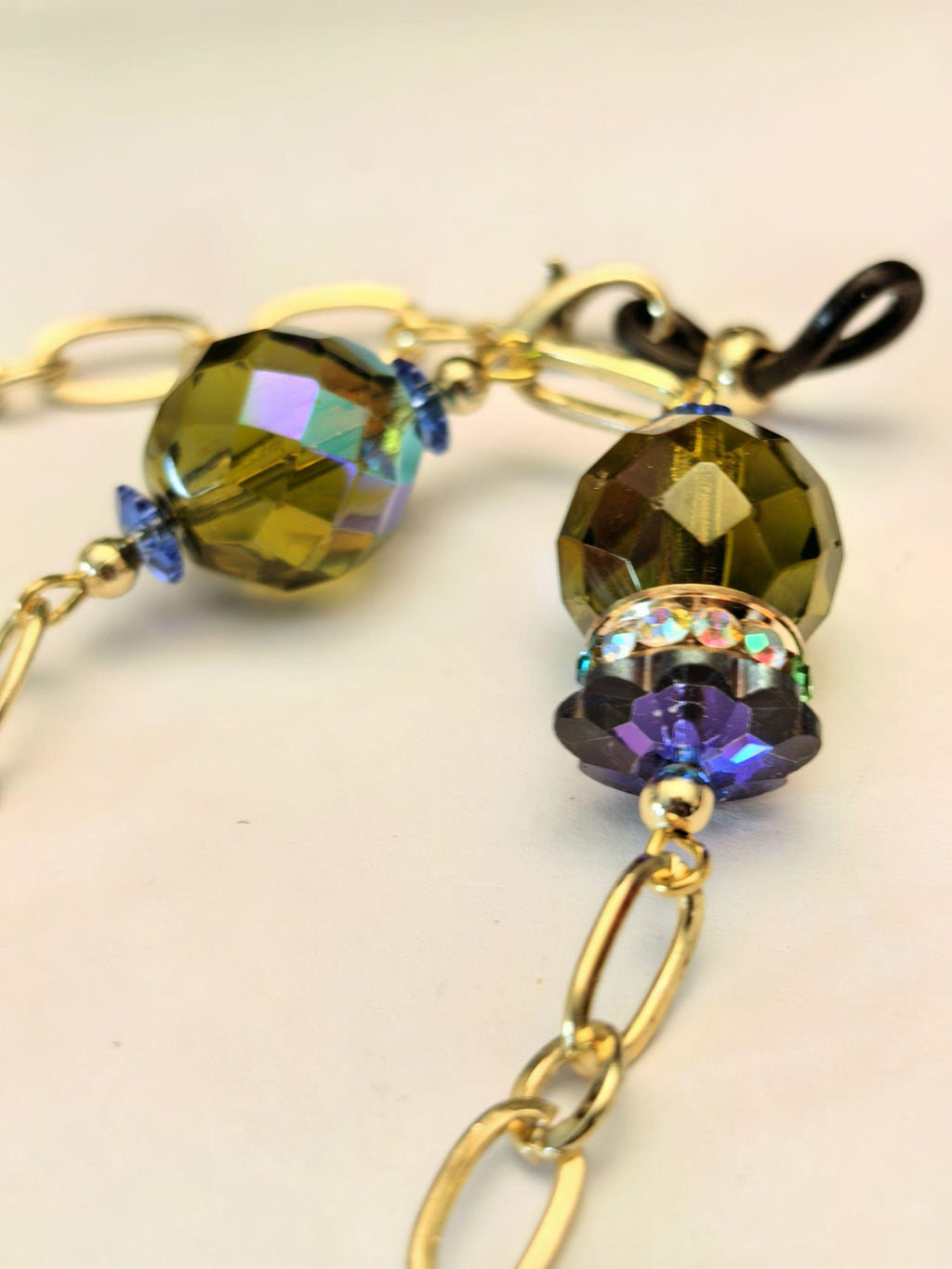 Glasses Chain – Gold Plated with Real Crystal Beads – ThinBlack® Elegant Edition