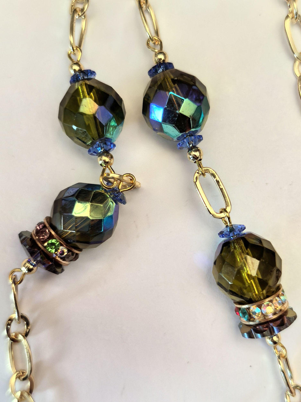 Glasses Chain – Gold Plated with Real Crystal Beads – ThinBlack® Elegant Edition