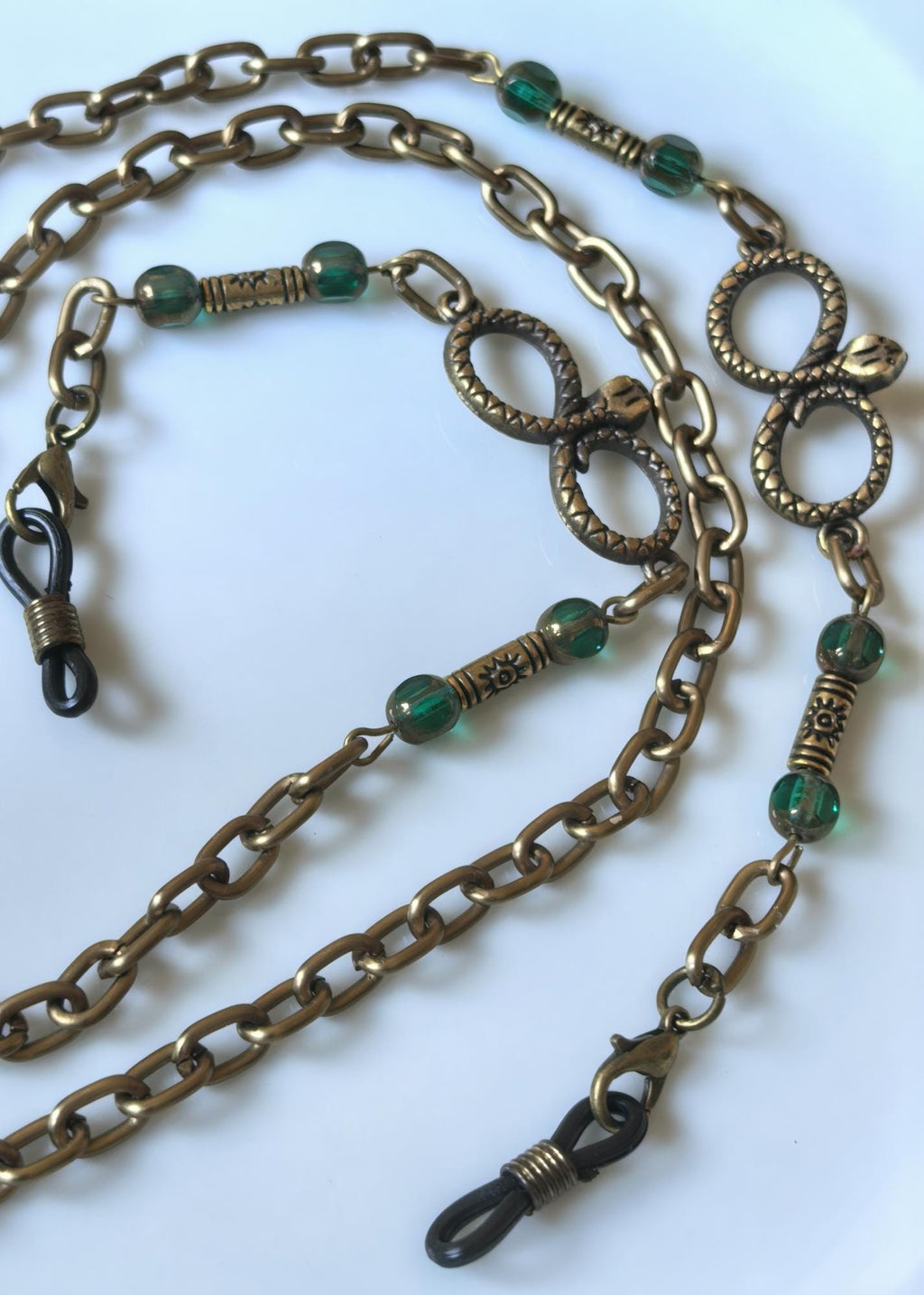 Glasses Chain – Snake Infinity Talisman with Green Crystal Beads – Unisex – ThinBlack® Symbolic Edition