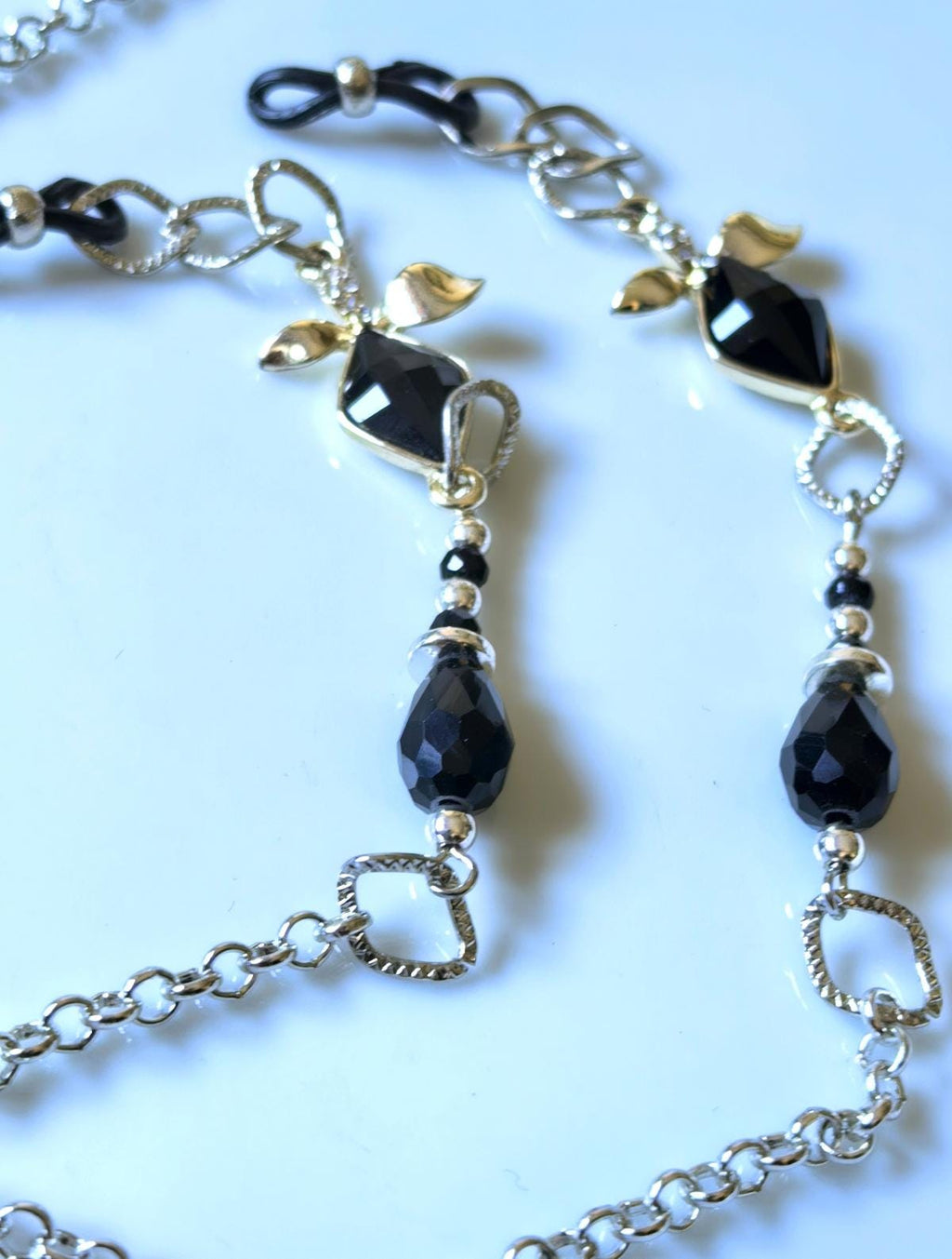 Glasses Chain – Silver Plated with Zircon Ribbon Design – ThinBlack® Elegant Edition