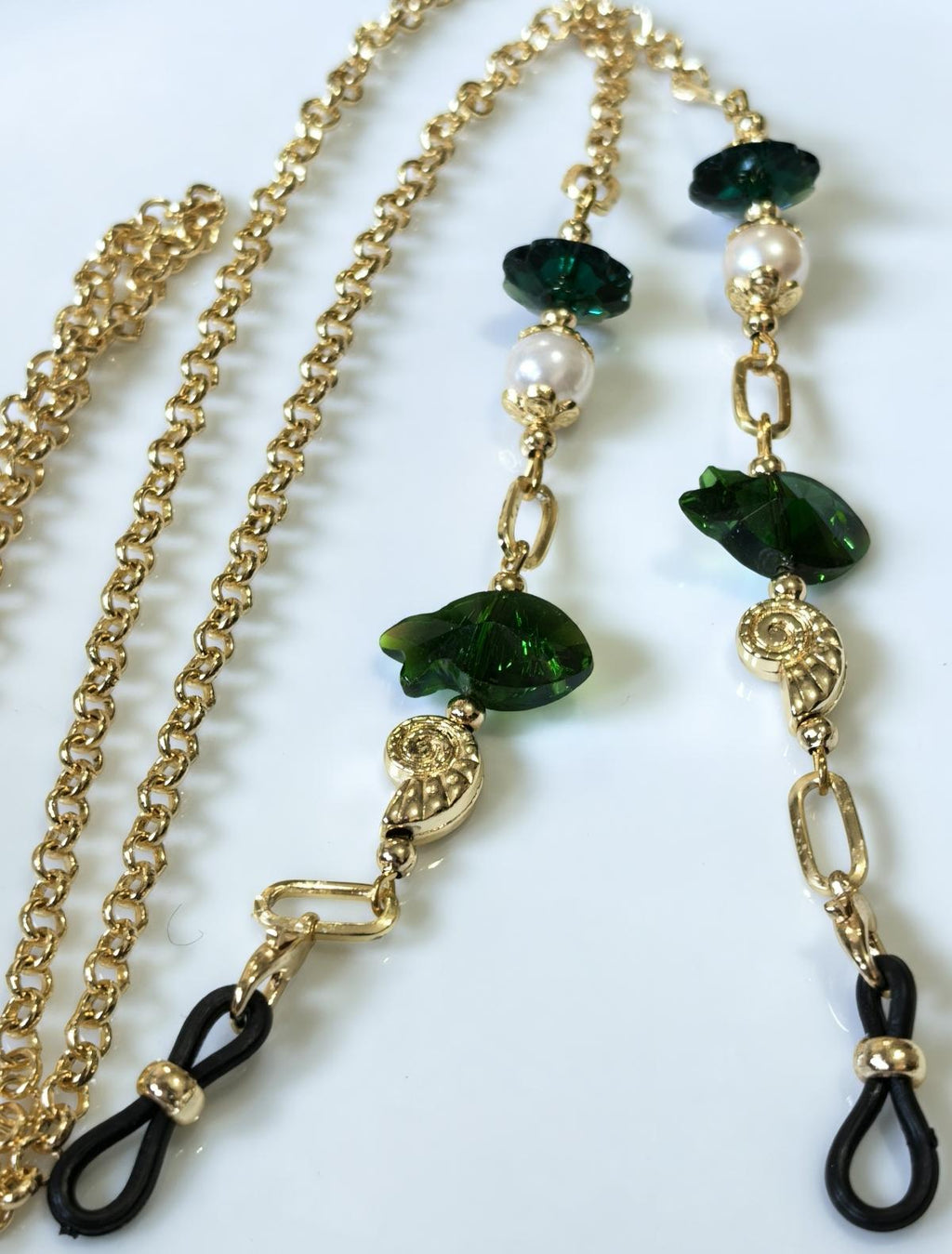 Glasses Chain – Gold Plated with Green Crystal Beads, Pearls & Fish Charm – ThinBlack® Ocean Edition