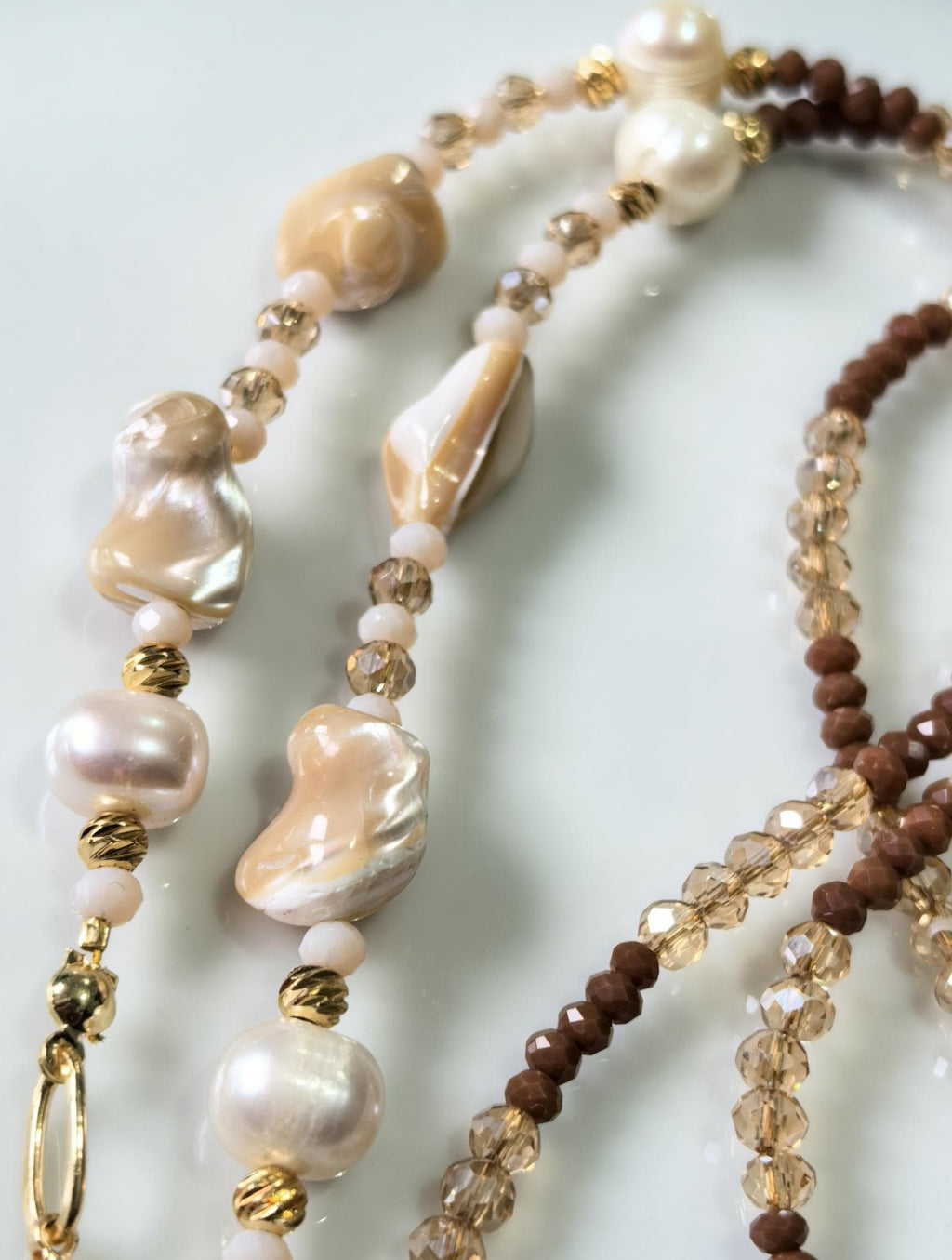 THINBLACK® Eyeglass Holder – Natural Pearl & Crystal Beads