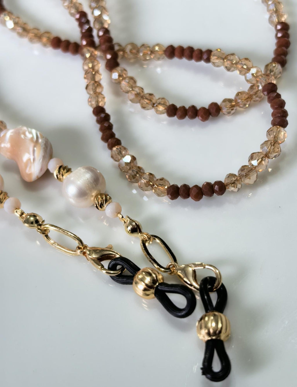 THINBLACK® Eyeglass Holder – Natural Pearl & Crystal Beads
