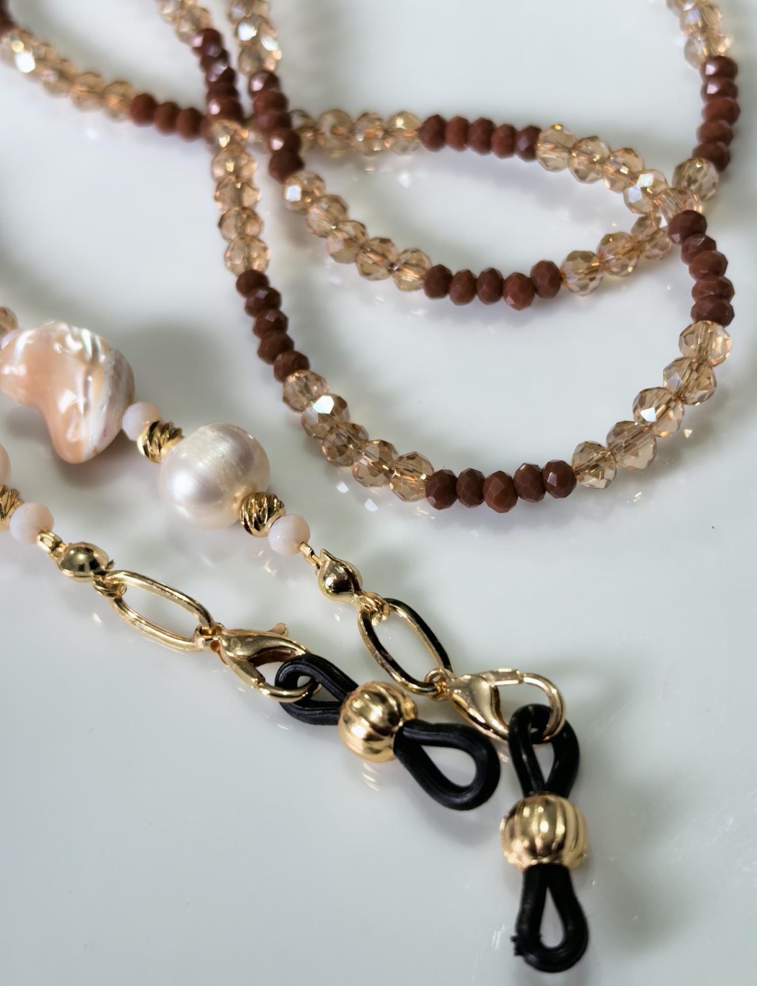 THINBLACK® Eyeglass Holder – Natural Pearl & Crystal Beads