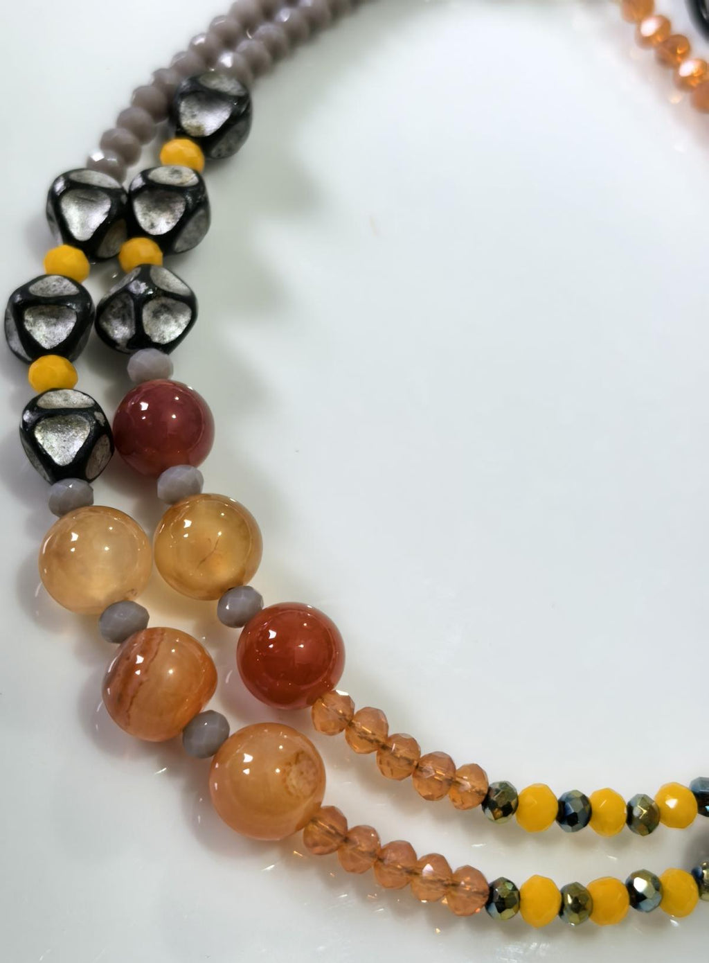 THINBLACK® Eyeglass Holder – Agate Stone, Crystal & Metal Details