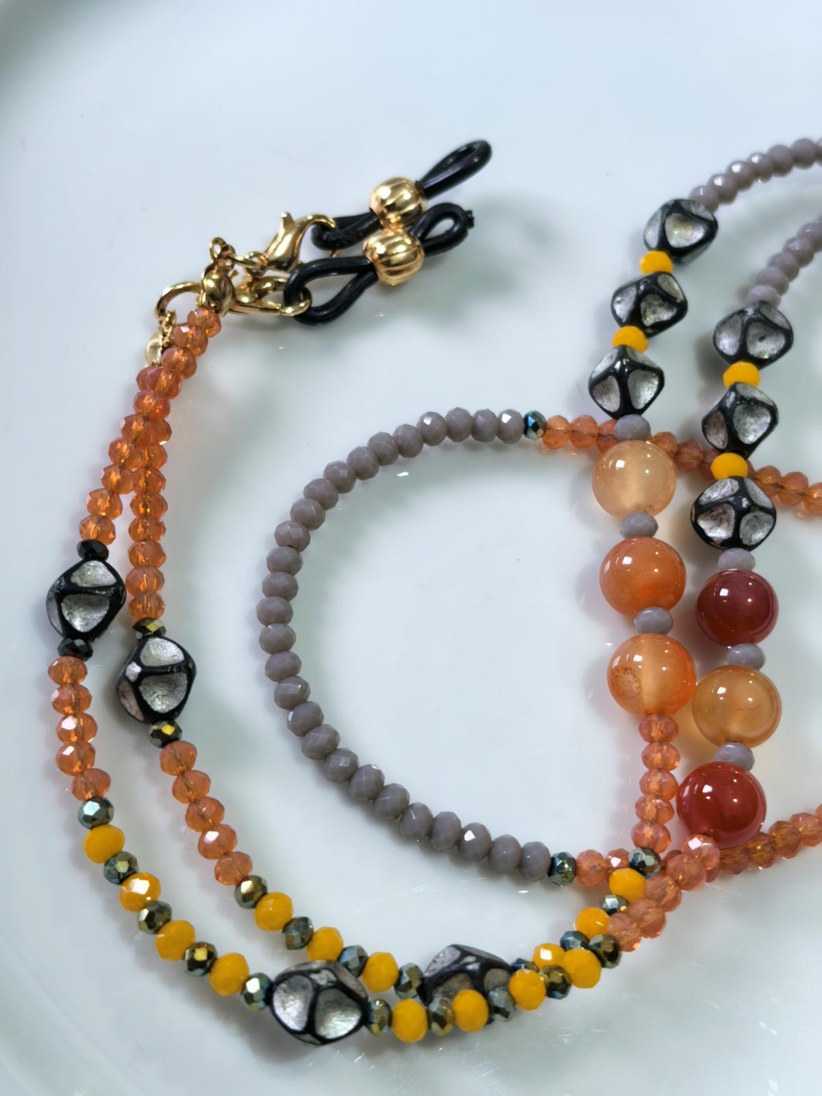 THINBLACK® Eyeglass Holder – Agate Stone, Crystal & Metal Details